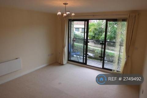2 bedroom flat to rent, Dock Lane, Shipley, BD17