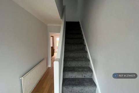 4 bedroom terraced house to rent, Elm Drive, Mold, CH7