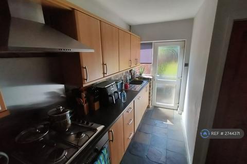 4 bedroom terraced house to rent, Elm Drive, Mold, CH7