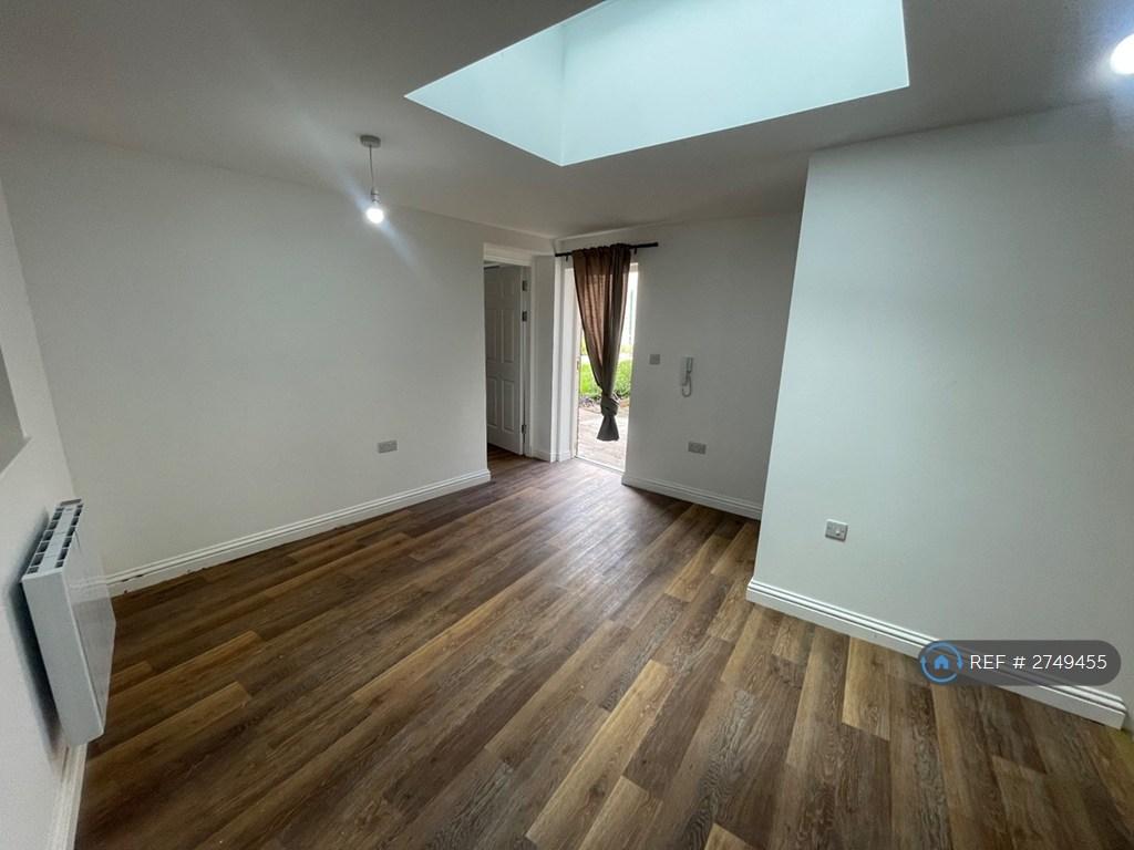Flat 1