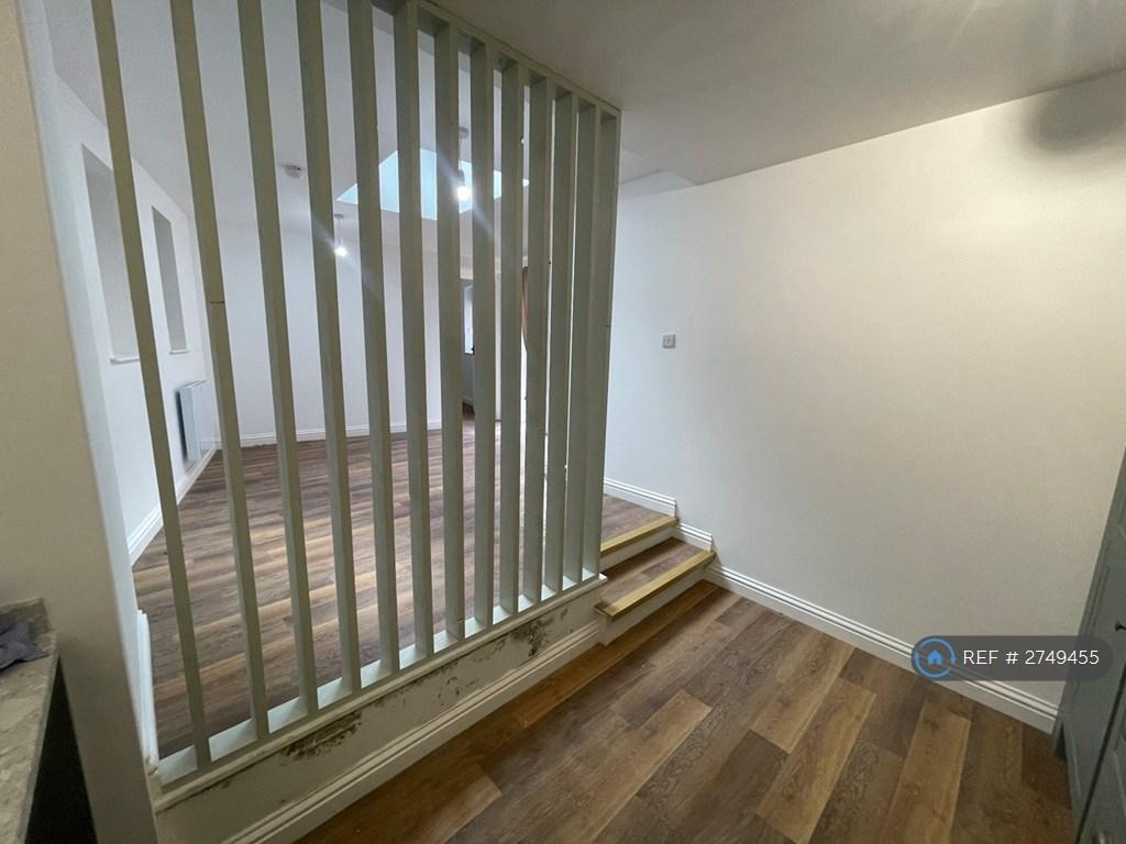 Flat 1