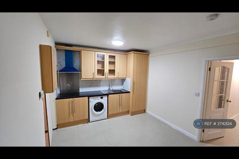 undefined, Eton Road, Hayes, UB3
