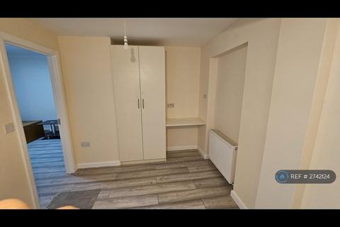 1 bedroom flat to rent, Eton Road, Hayes, UB3