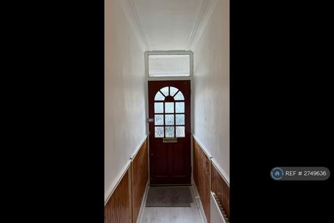 3 bedroom end of terrace house to rent, Southfield Road, Enfield, EN3