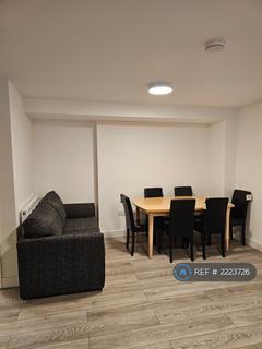 3 bedroom flat to rent, High Street, Waltham Cross, EN8