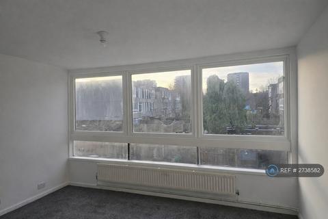5 bedroom terraced house to rent, Portmeadow Walk, London, SE2