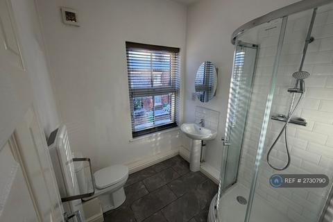 2 bedroom flat to rent, Victoria Street, Crewe, CW1