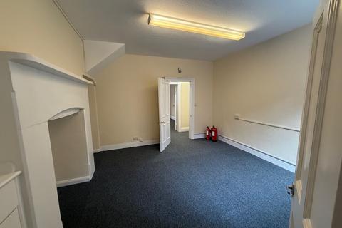 Retail property (high street) to rent, 7 Windsor End Beaconsfield HP9 2JJ