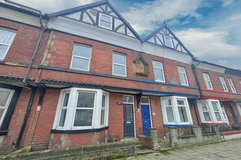 4 bedroom terraced house to rent, 34 Gladstone Road