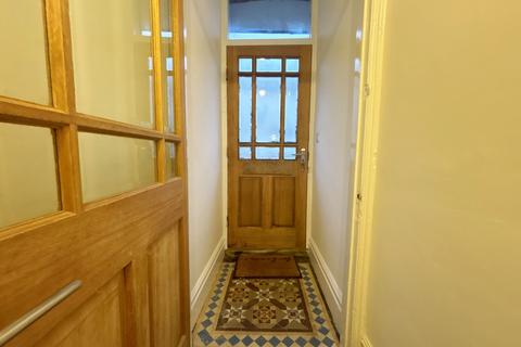 4 bedroom terraced house to rent, 34 Gladstone Road