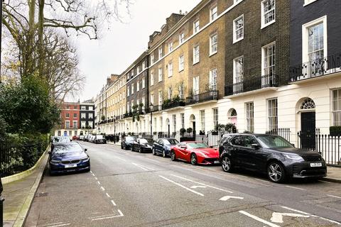 3 bedroom apartment to rent, Hyde Park, London W2