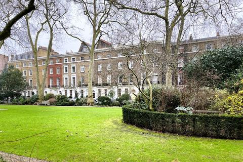 3 bedroom apartment to rent, Hyde Park, London W2