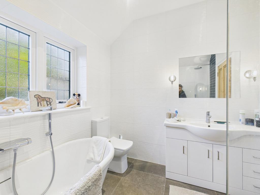 En Suite Bathroom