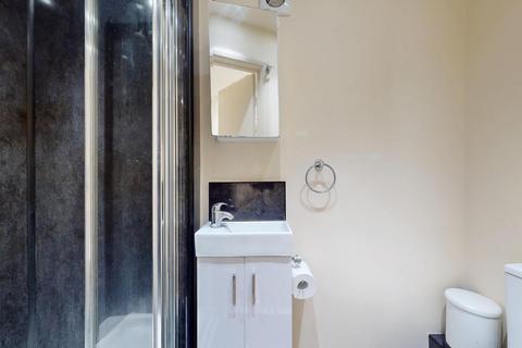 Studio to rent, Anson Road