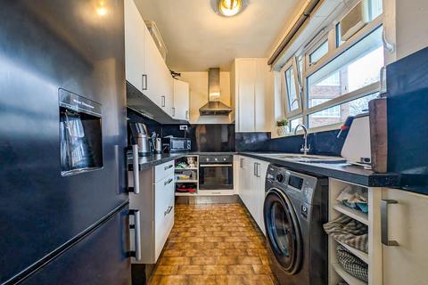 2 bedroom flat for sale, Fernwood, Albert Drive, Southfields