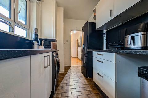 2 bedroom flat for sale, Fernwood, Albert Drive, Southfields