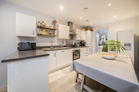 3 bedroom flat for sale, Windsor House, 21 Peloton Avenue, London, E20