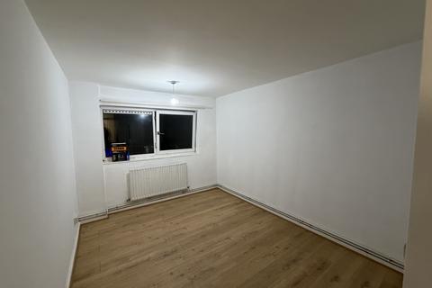 3 bedroom flat to rent, Clarendon Street, Portsmouth PO1