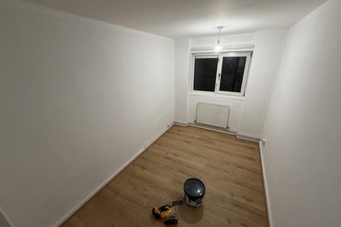 3 bedroom flat to rent, Clarendon Street, Portsmouth PO1