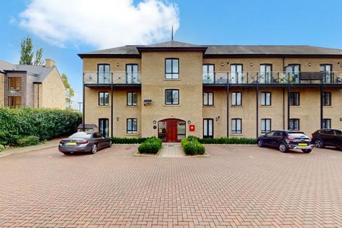 3 bedroom flat to rent, N13