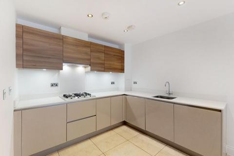 3 bedroom flat to rent, N13