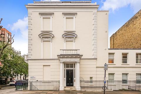 Studio to rent, Charlwood Street, London, SW1V
