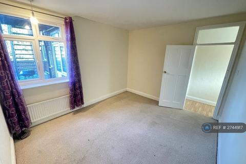 2 bedroom flat to rent, Whitchurch Lane, Edgware, HA8