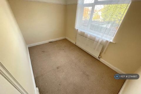 2 bedroom flat to rent, Whitchurch Lane, Edgware, HA8