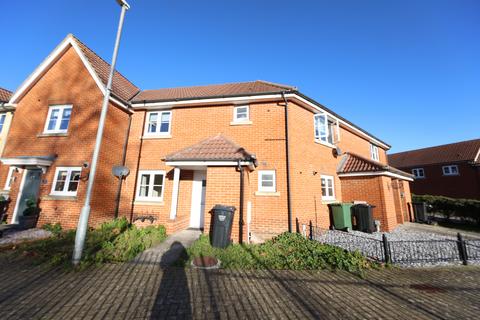 2 bedroom maisonette to rent, Abbey Path, Laindon