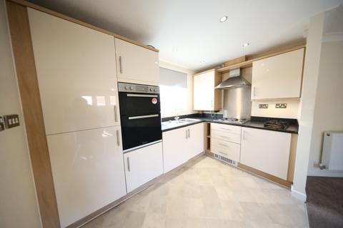 2 bedroom maisonette to rent, Abbey Path, Laindon