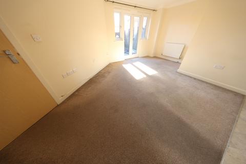 2 bedroom maisonette to rent, Abbey Path, Laindon