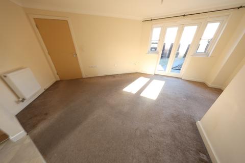 2 bedroom maisonette to rent, Abbey Path, Laindon