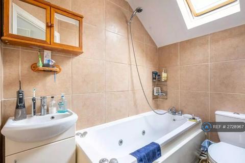 1 bedroom terraced house to rent, Elgar Close, London, E13