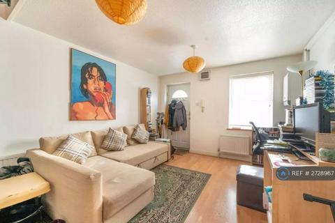 1 bedroom terraced house to rent, Elgar Close, London, E13