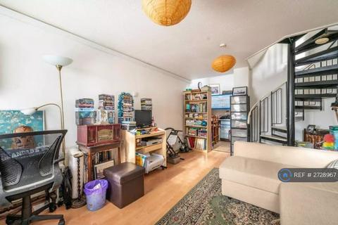 1 bedroom terraced house to rent, Elgar Close, London, E13