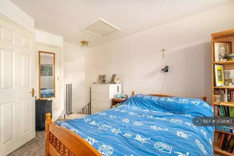 1 bedroom terraced house to rent, Elgar Close, London, E13