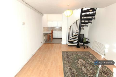 1 bedroom terraced house to rent, Elgar Close, London, E13