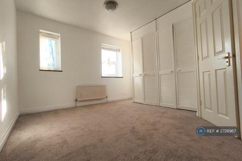 1 bedroom terraced house to rent, Elgar Close, London, E13