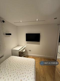 1 bedroom in a house share to rent, Springfield Road, London, N11