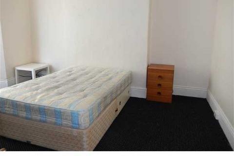 2 bedroom flat to rent, Fairholm Road, Newcastle upon Tyne, NE4 8AS