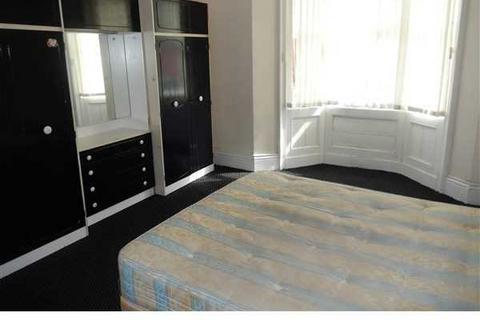2 bedroom flat to rent, Fairholm Road, Newcastle upon Tyne, NE4 8AS