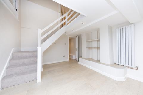 2 bedroom flat to rent, Latchmere Road, SW11