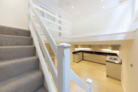 2 bedroom flat to rent, Latchmere Road, SW11