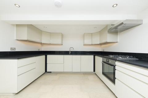 2 bedroom flat to rent, Latchmere Road, SW11