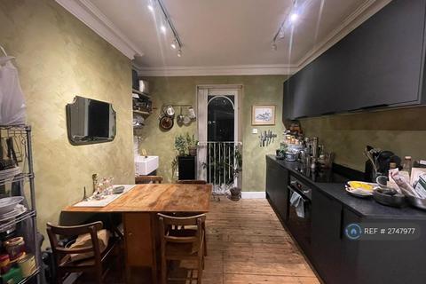 1 bedroom maisonette to rent, Camberwell New Road, London, SE5