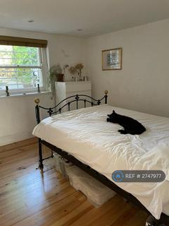 1 bedroom maisonette to rent, Camberwell New Road, London, SE5