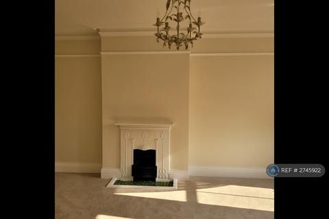 3 bedroom flat to rent, Trinity Road, Folkestone, CT20