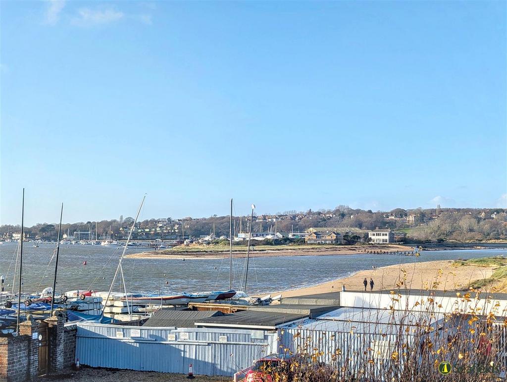 Superb Harbour Views