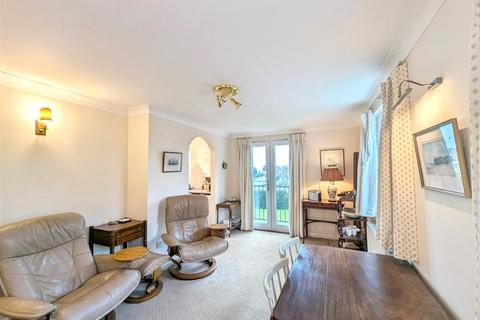 1 bedroom apartment for sale, Esplanade, Ryde, PO33 2AL