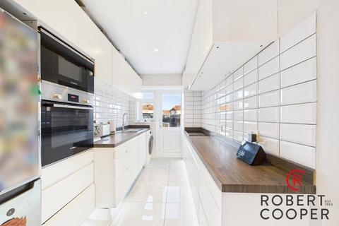 3 bedroom end of terrace house for sale, Kings Road, Harrow, HA2
